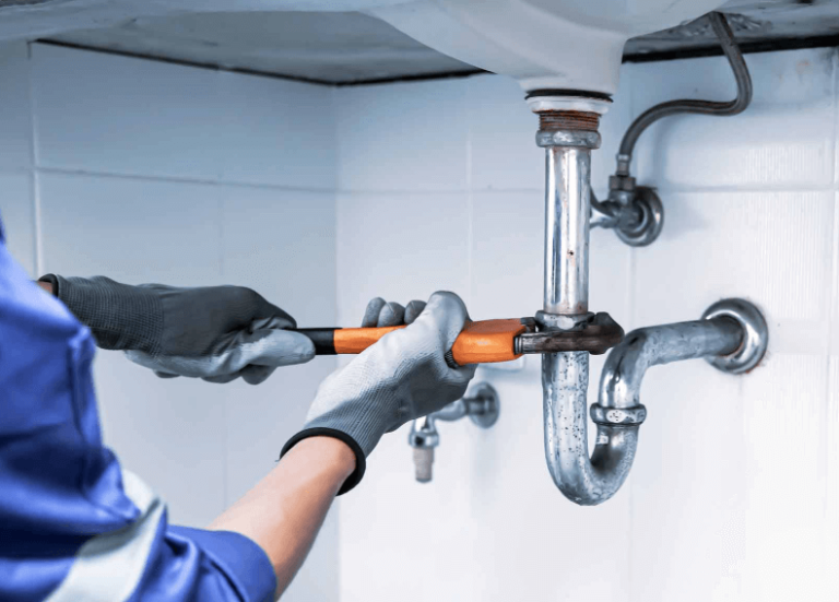Can a Plumber Fix a Broken Pipe in Clairemont without Digging?