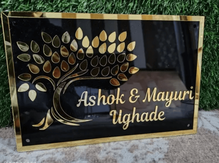 6 Unique Things You Can Add to Your Custom Name Plates