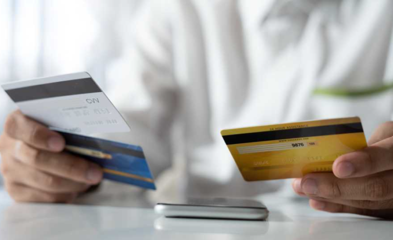 Kingcreditweb’s Guide To Managing Multiple Credit Card Accounts Effectively