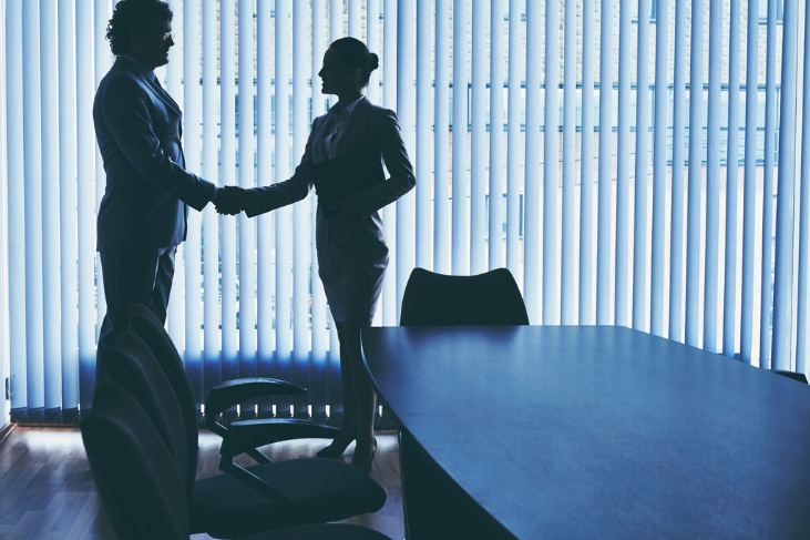 Top Corporate Gifting Ideas to Strengthen Business Relationships