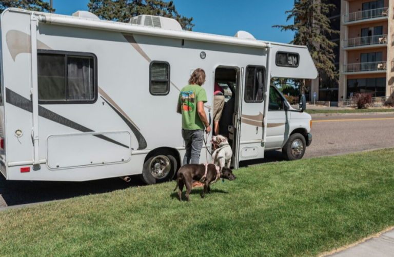 The Smart Buyer's Guide to Getting Into Motorhome Travel Without Overspending